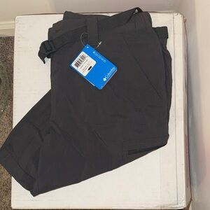 Columbia Men's Dark Gray Cargo Shorts